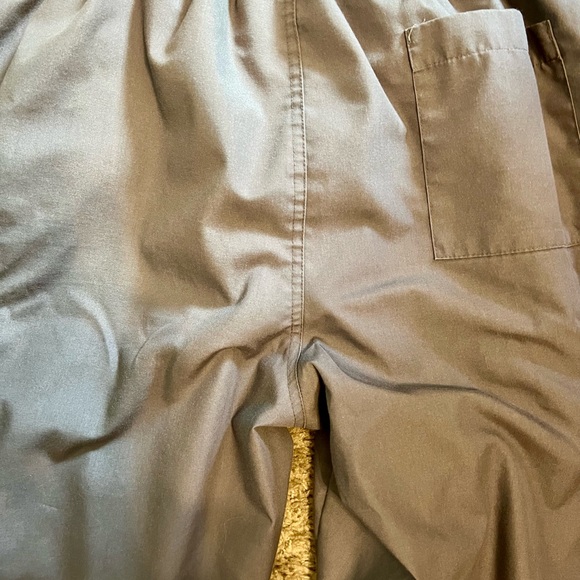 Men’s XL grey scrub bottoms 👨⚕️ - Picture 3 of 3